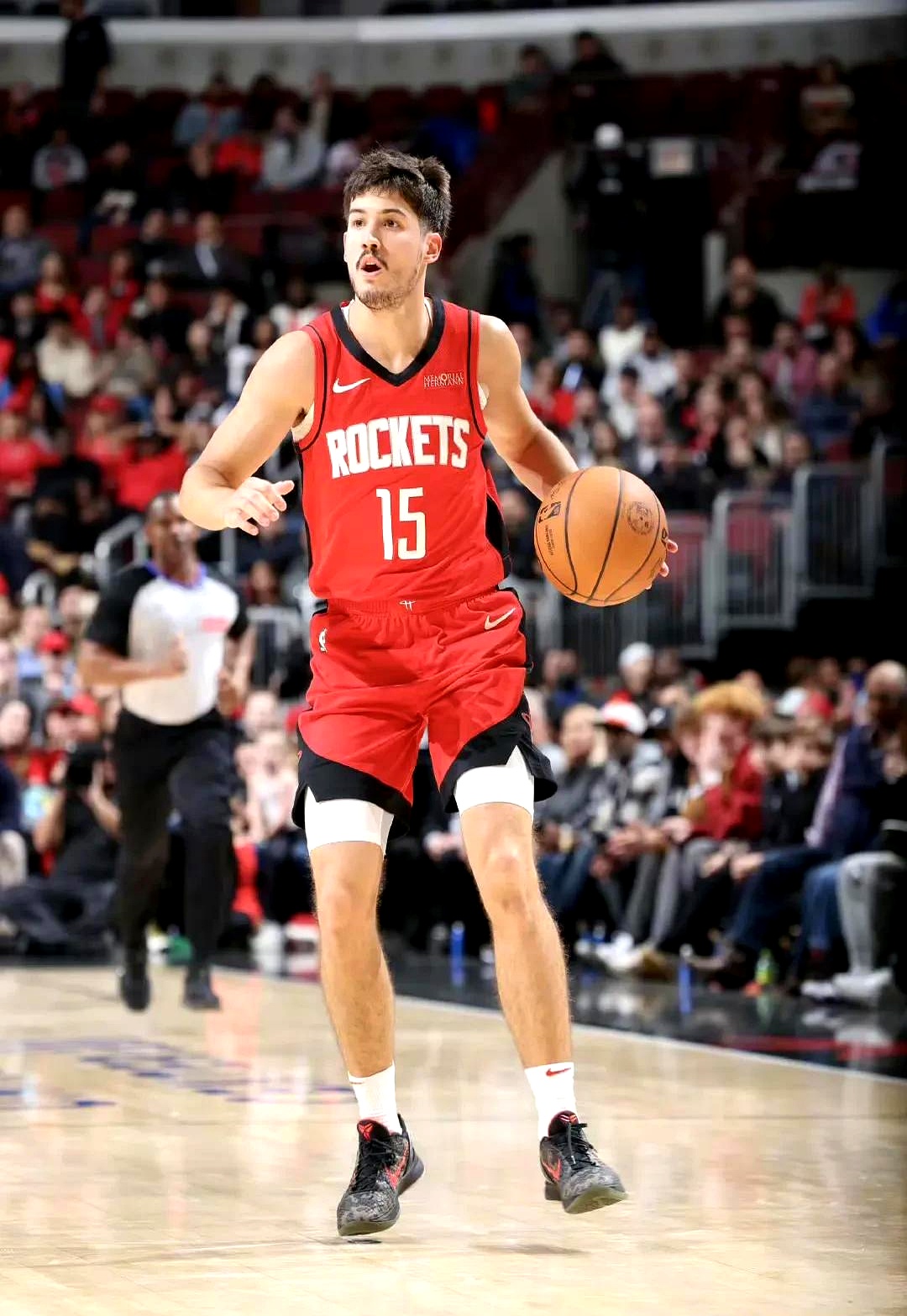 火箭险胜希腊男篮，克莱打破历史纪录