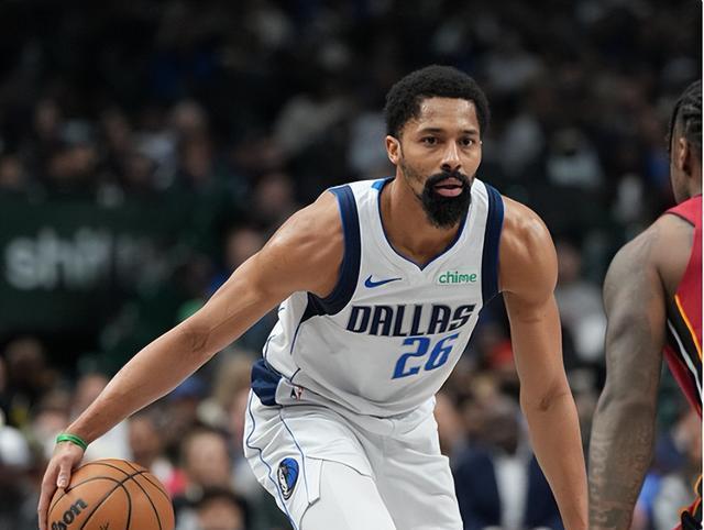 关于独行侠逆转热火,艾顿送出助攻的信息 关于独行侠逆转热火,艾顿送出助攻的信息