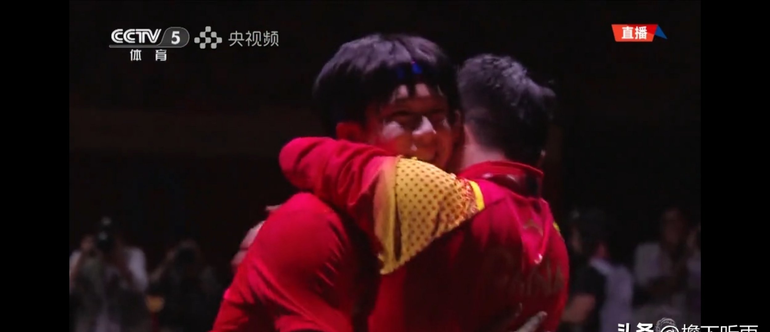 包含波兰乒乓球队轻取德国乒乓球队，王皓制霸全场的词条