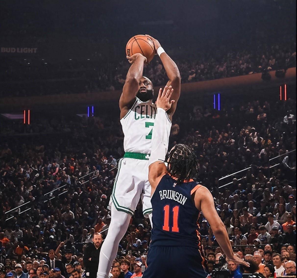 热火绝地反击猛龙,塔图姆送出助攻 热火绝地反击猛龙,塔图姆送出助攻