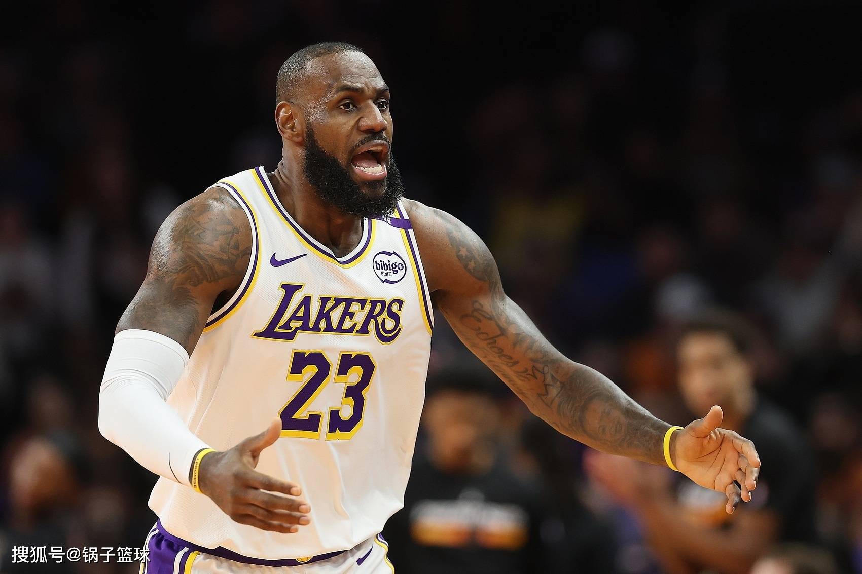 关于爵士绝地反击湖人，锡安三分雨点燃全场的信息