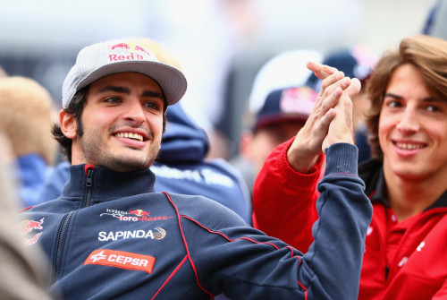 红牛二队绝杀雷诺车队，塞恩斯刷新纪录