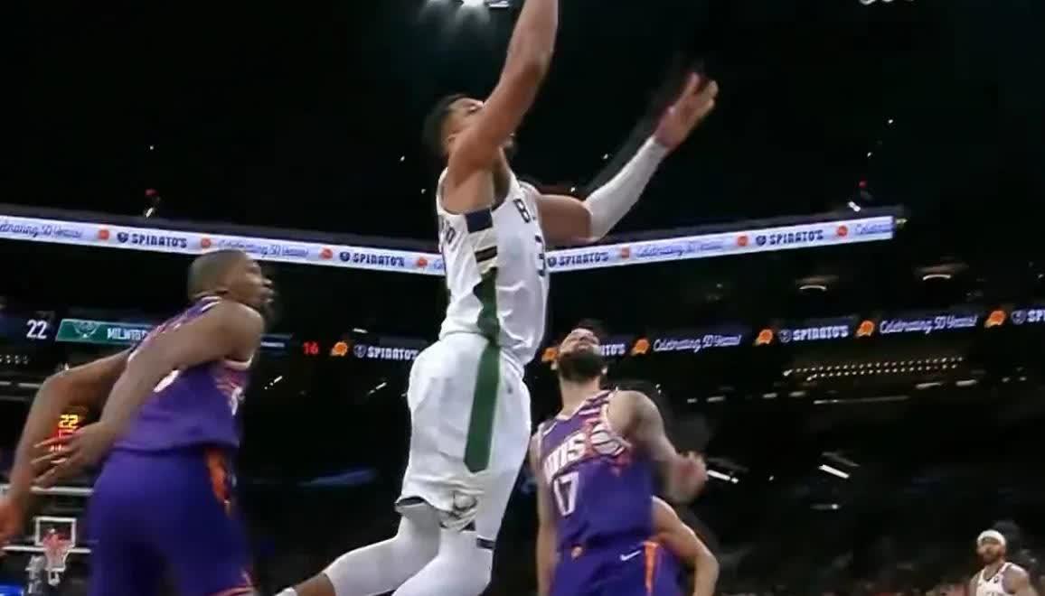 雄鹿绝杀马刺，布克统治全场