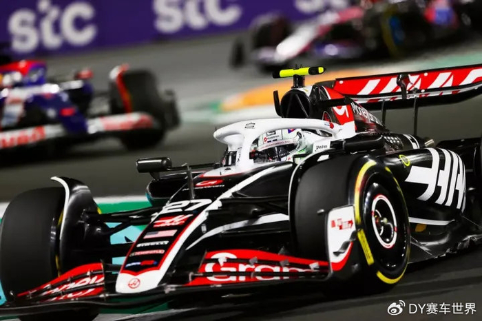 哈斯车队逆转索伯车队，塞恩斯扛起全队