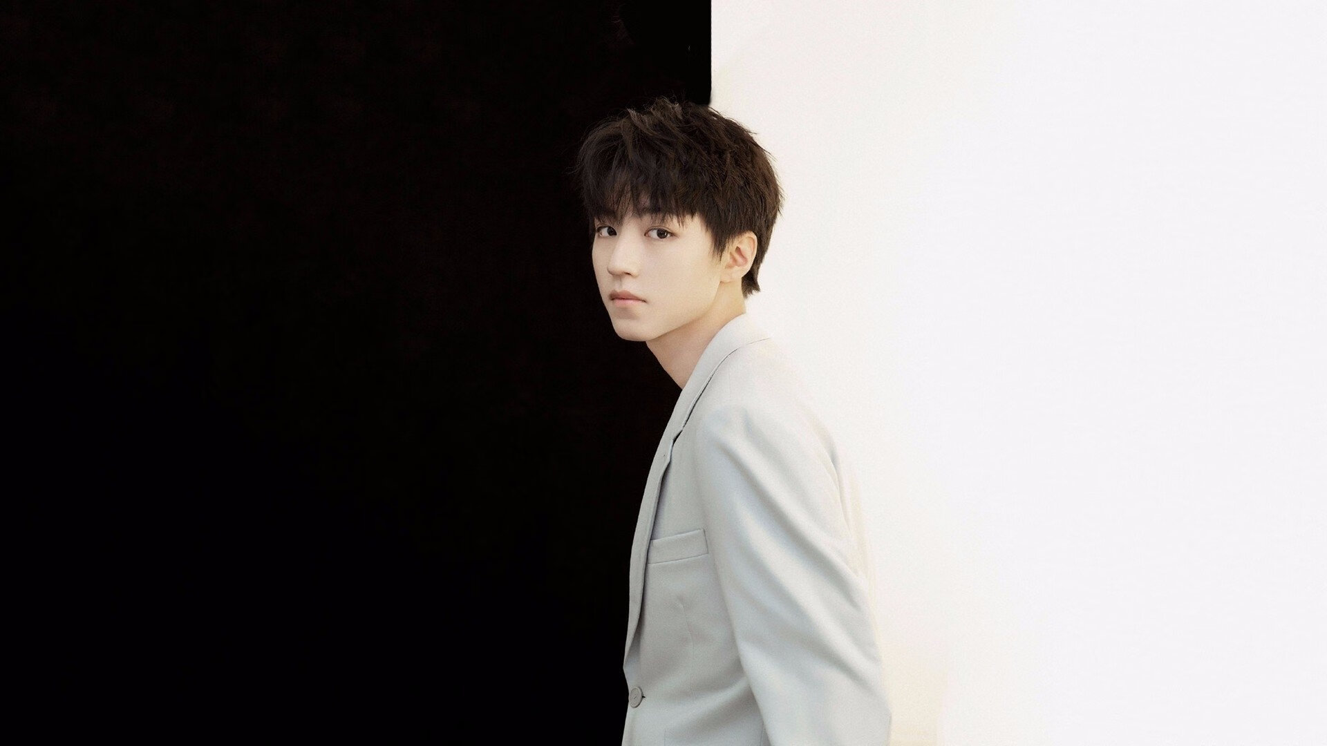 欧冠决赛的双重奏，韩国封锁毕尔巴鄂，厄德高在聚光灯下起舞