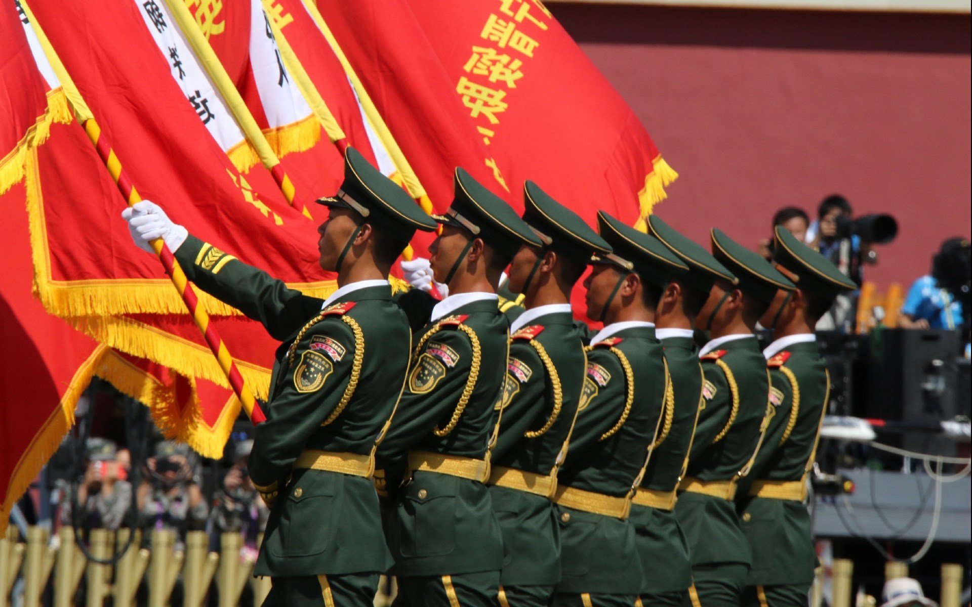 蓝色理性与红色风暴，当法兰西铁壁遭遇北非烈焰，劳塔罗七分钟魔术重写结局