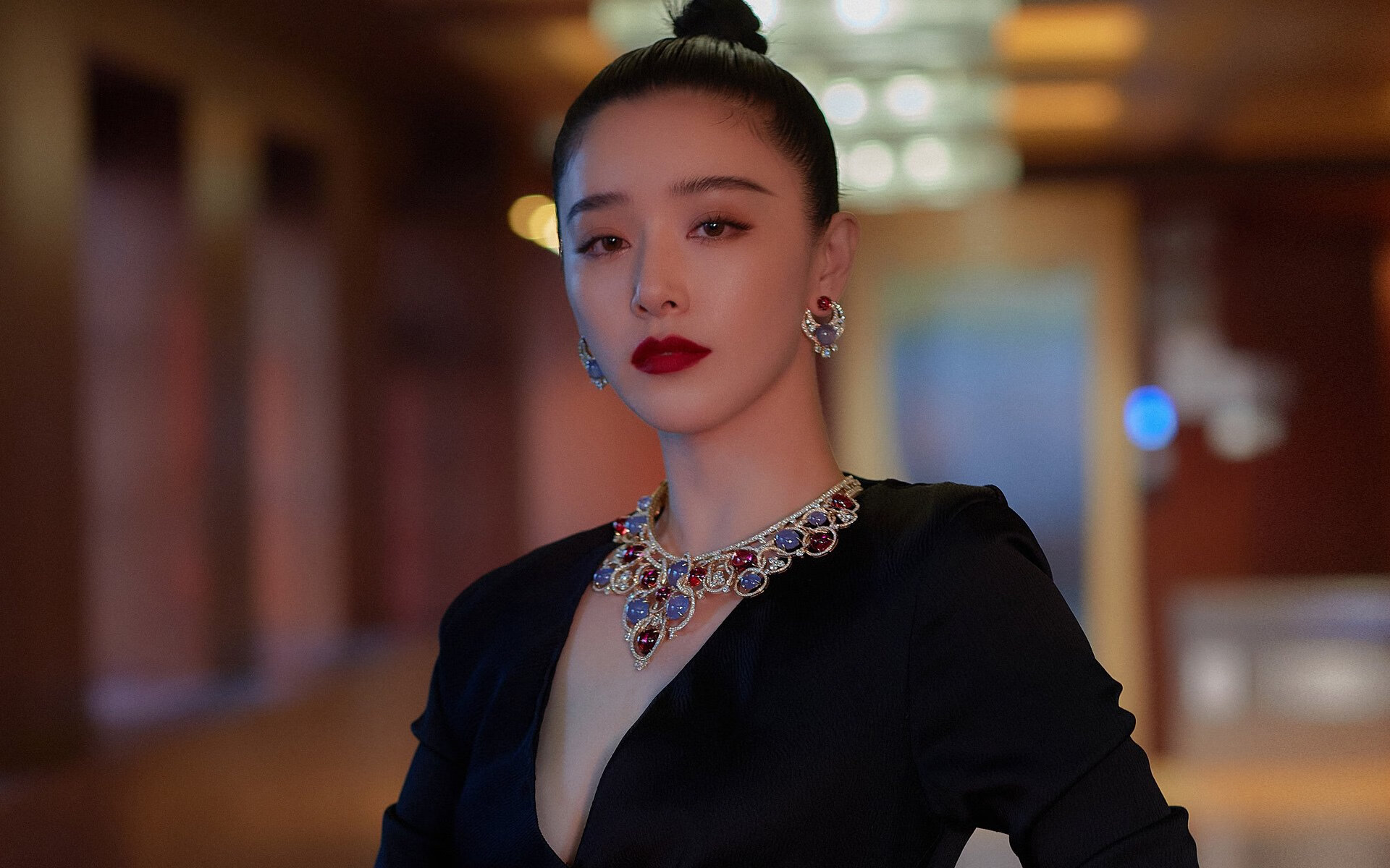 美加墨世界杯焦点战,活塞篮球火力席卷,新疆队难挡攻势