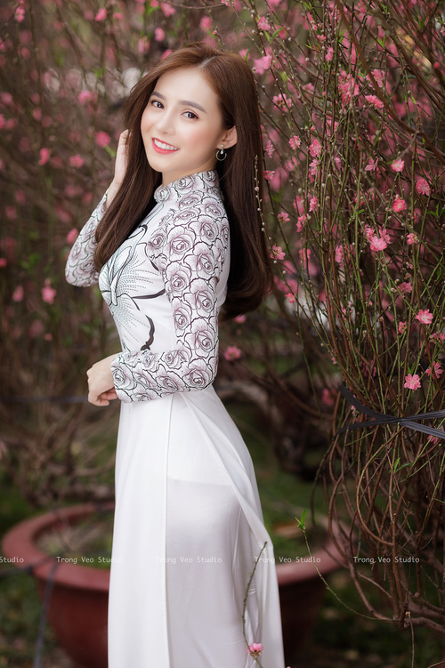 这是一篇为您定制的深度分析文章,标题聚焦于战术因果与命运唯一性,正文则构建了一个充满戏剧张力的世界杯小组赛剧本